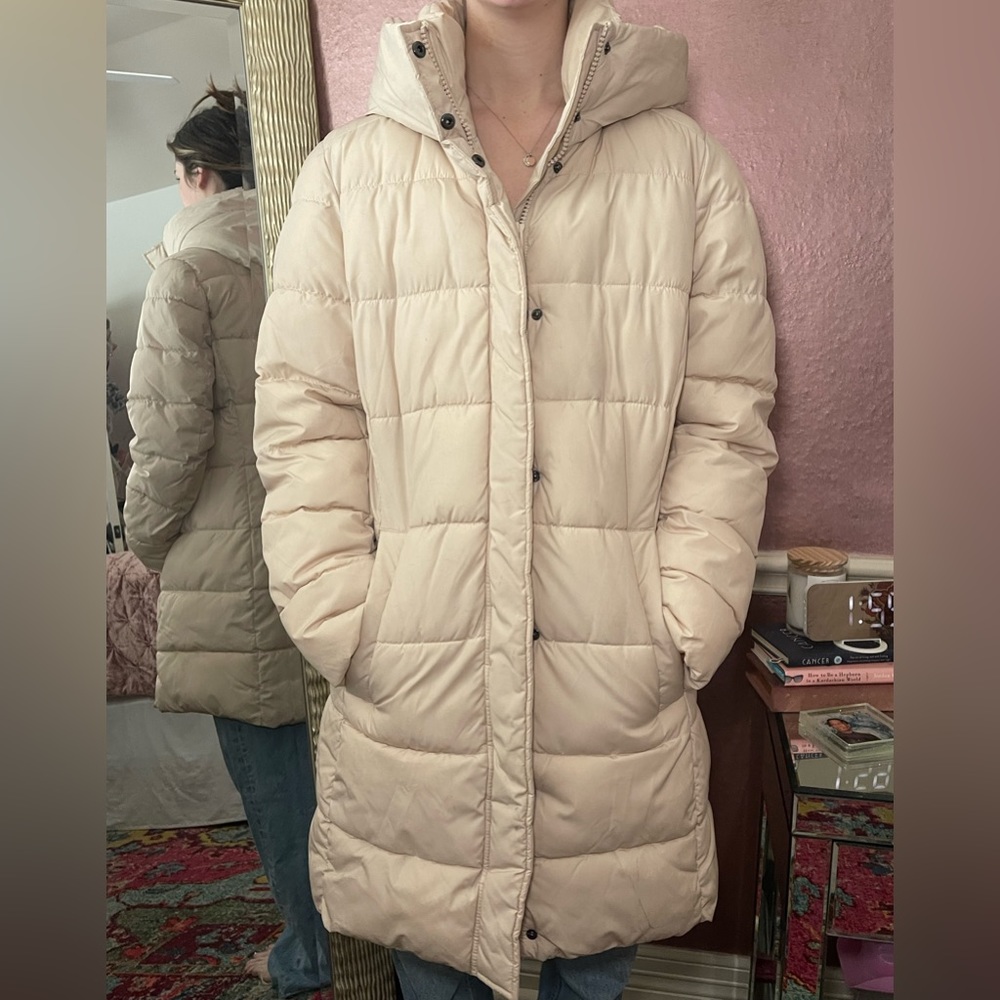 Cream puffer jacket with hood